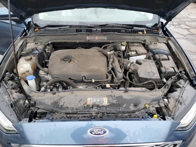 3FA6P0HD8JR240630 - 2018 FORD FUSION SE BLUE photo 11