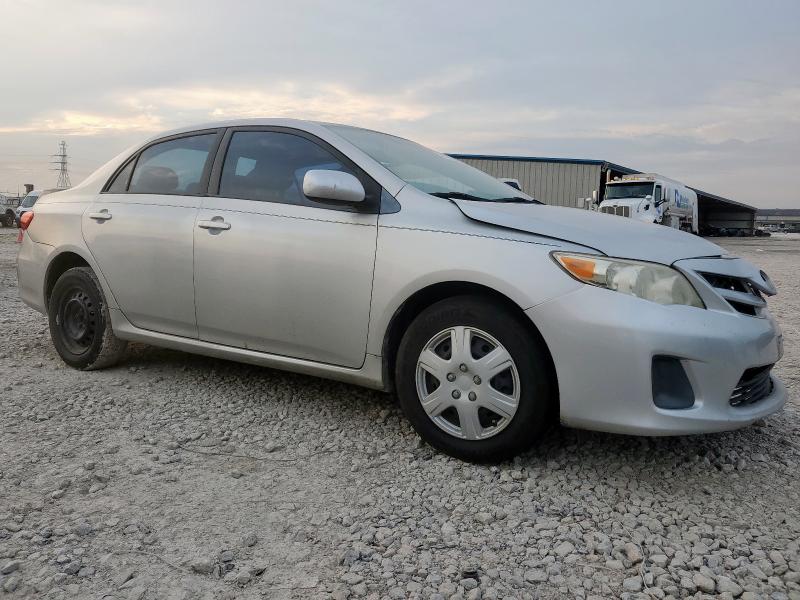 2T1BU4EE4BC546463 - 2011 TOYOTA COROLLA BASE SILVER photo 4