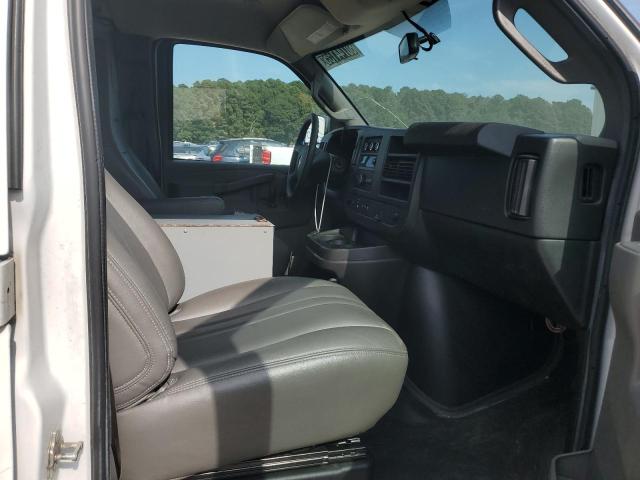 1GCWGAFP8M1261943 - 2021 CHEVROLET EXPRESS G2 WHITE photo 11