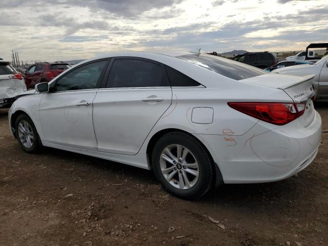 5NPEB4ACXDH788374 - 2013 HYUNDAI SONATA GLS WHITE photo 2