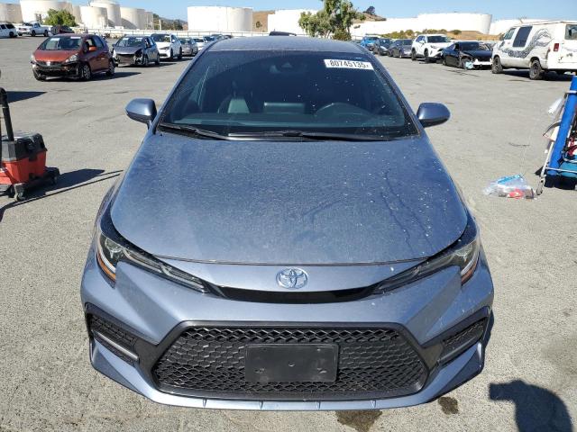 5YFS4MCE8NP107497 - 2022 TOYOTA COROLLA SE GRAY photo 5