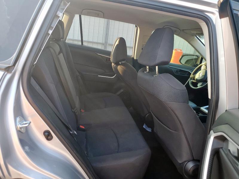 JTMH1RFVXMD523337 - 2021 TOYOTA RAV4 LE SILVER photo 11