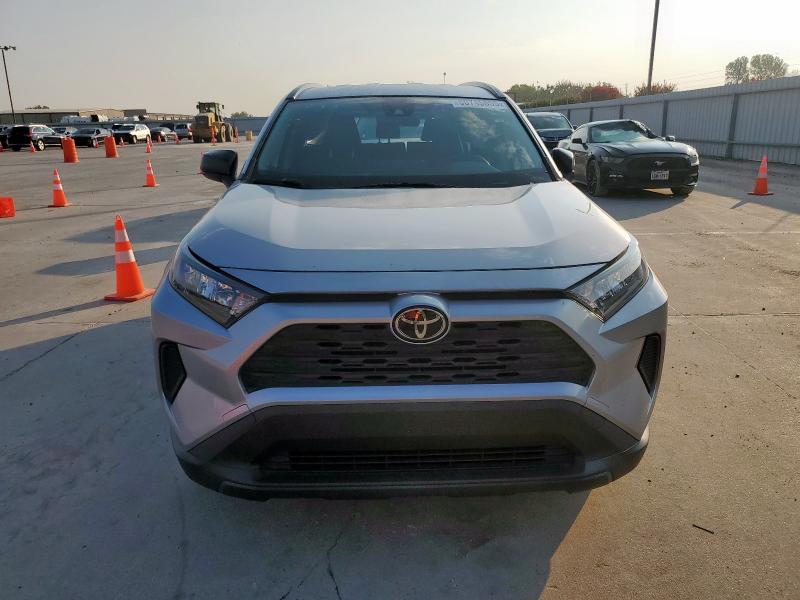 JTMH1RFVXMD523337 - 2021 TOYOTA RAV4 LE SILVER photo 5