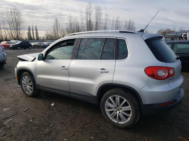 WVGBV7AX8BW518948 - 2011 VOLKSWAGEN TIGUAN S SILVER photo 2