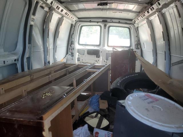 1GCWGBFP8K1141305 - 2019 CHEVROLET EXPRESS G2 WHITE photo 10