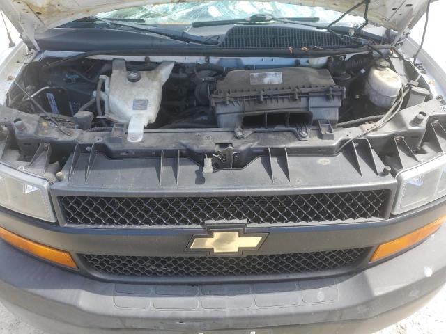 1GCWGBFP8K1141305 - 2019 CHEVROLET EXPRESS G2 WHITE photo 12