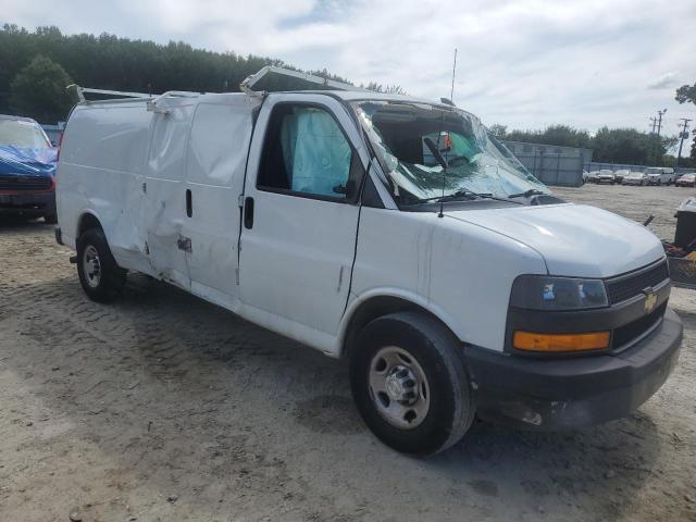 1GCWGBFP8K1141305 - 2019 CHEVROLET EXPRESS G2 WHITE photo 4