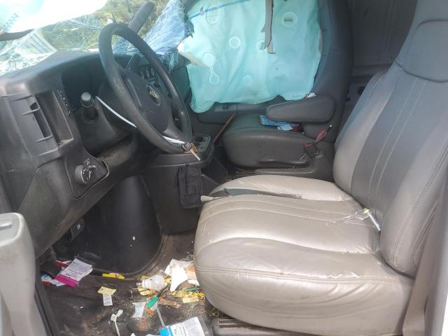1GCWGBFP8K1141305 - 2019 CHEVROLET EXPRESS G2 WHITE photo 7