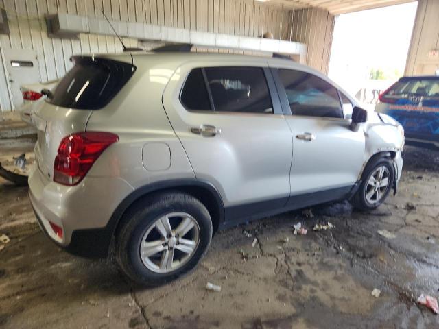 KL7CJLSB8KB892643 - 2019 CHEVROLET TRAX 1LT Argent photo 3