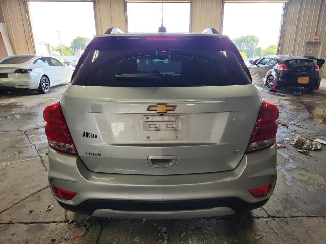 KL7CJLSB8KB892643 - 2019 CHEVROLET TRAX 1LT Argent photo 6