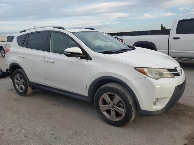 JTMWFREV9FJ059987 - 2015 TOYOTA RAV4 XLE 白色 照片 4