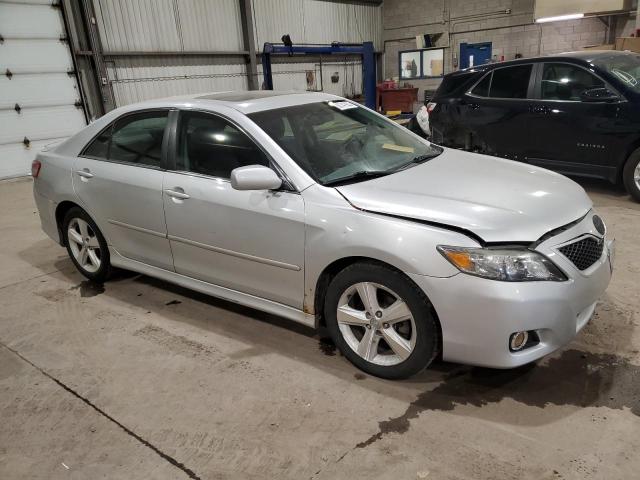 4T1BK3EK7AU596888 - 2010 TOYOTA CAMRY SE SILVER photo 4