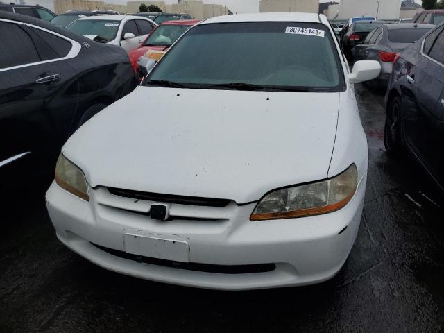 3HGCG6653YG700618 - 2000 HONDA ACCORD LX WHITE photo 5