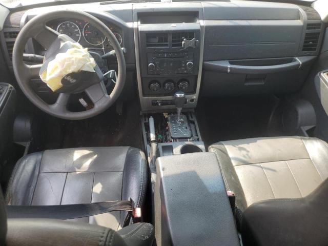 1J8GP28K09W511464 - 2009 JEEP LIBERTY SPORT WHITE photo 8