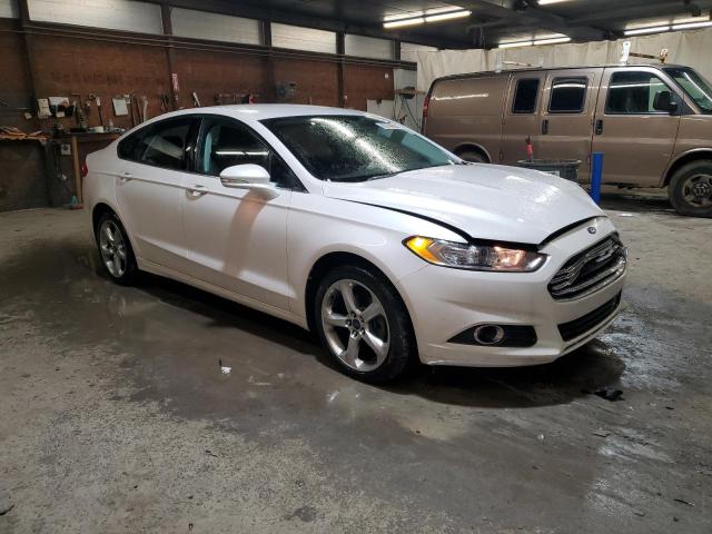 3FA6P0T93GR325533 - 2016 FORD FUSION SE WHITE photo 4