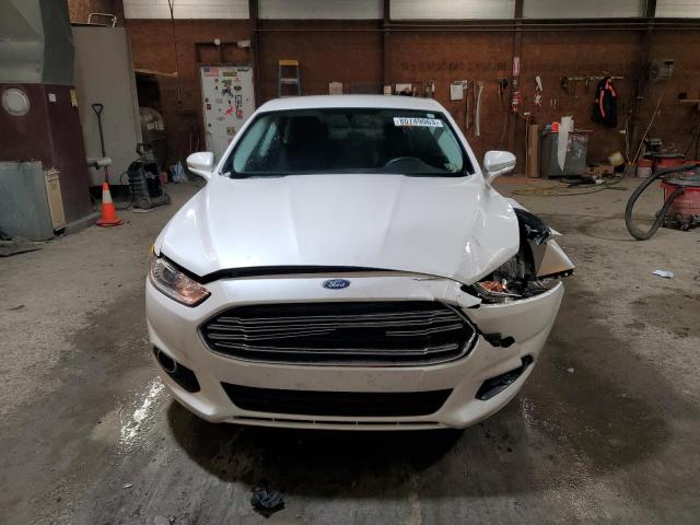 3FA6P0T93GR325533 - 2016 FORD FUSION SE WHITE photo 5