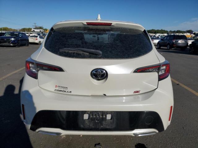 JTND4RBE0L3080658 - 2020 TOYOTA COROLLA SE WHITE photo 6