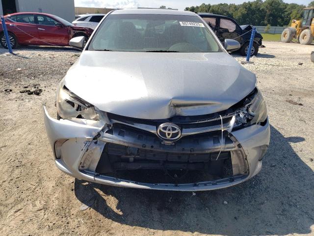 4T1BF1FK8HU447522 - 2017 TOYOTA CAMRY LE SILVER photo 5