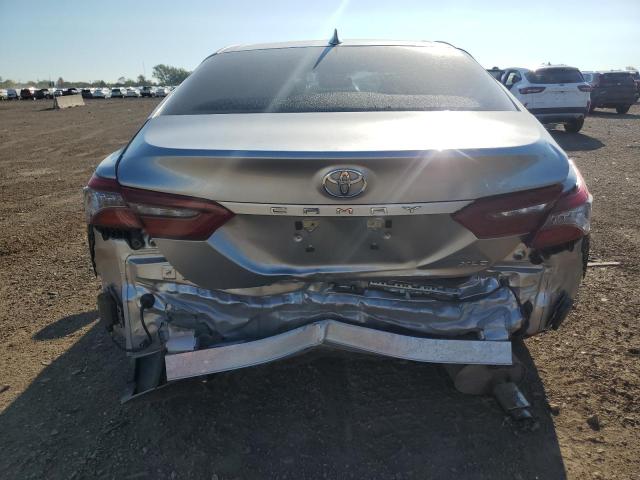4T1F11AK1PU788363 - 2023 TOYOTA CAMRY XLE SILVER photo 6