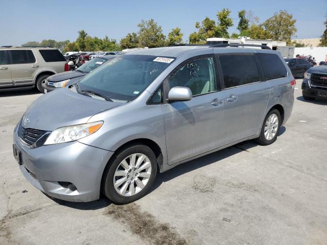 2013 TOYOTA SIENNA LE, 