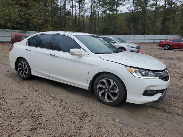 1HGCR3F83GA028365 - 2016 HONDA ACCORD EXL WHITE photo 4