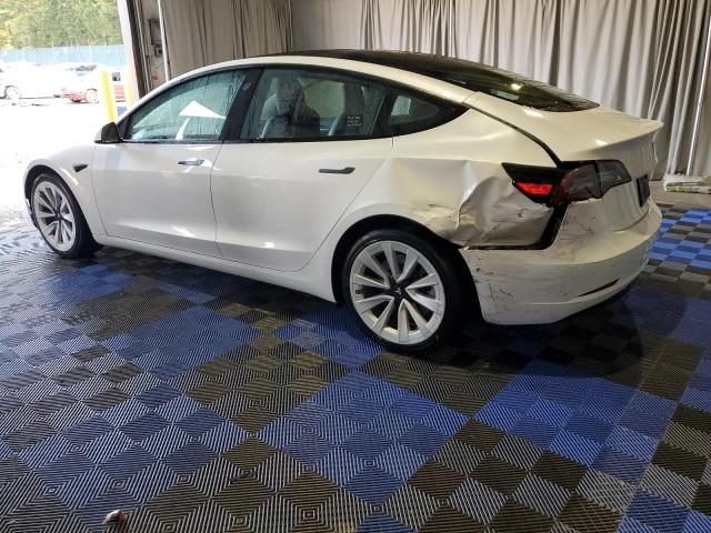 5YJ3E1EA7NF369212 - 2022 TESLA MODEL 3 WHITE photo 2