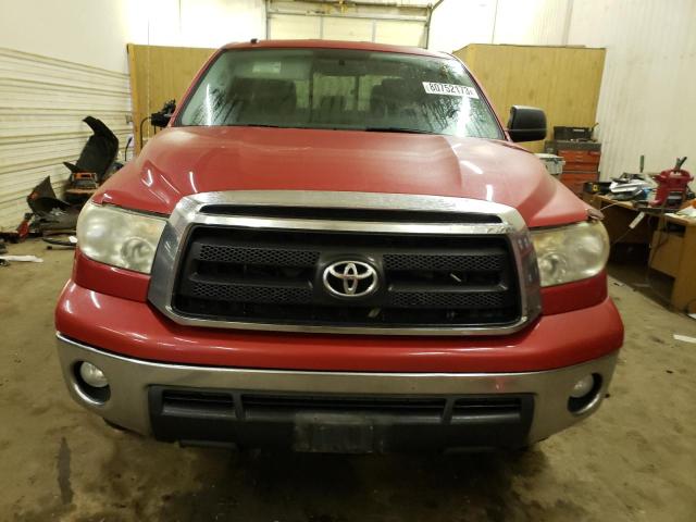 5TFUM5F12BX020148 - 2011 TOYOTA TUNDRA DOUBLE CAB SR5 RED photo 5