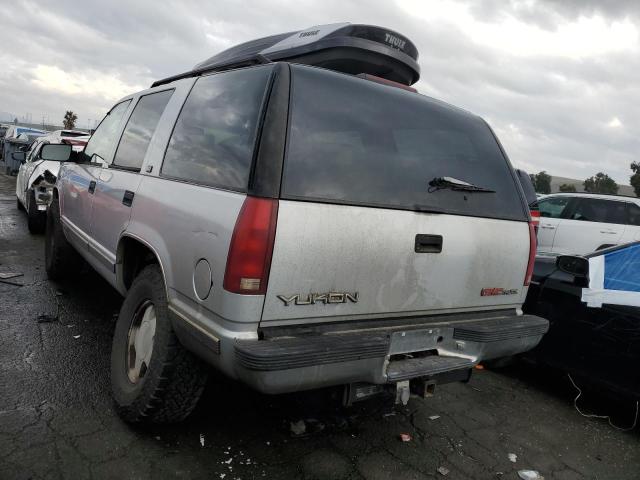 1GKEK13R3TJ733923 - 1996 GMC YUKON SILVER photo 2