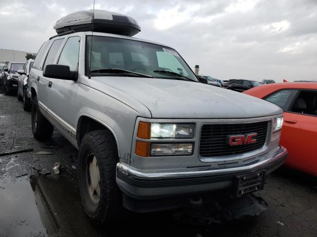 1GKEK13R3TJ733923 - 1996 GMC YUKON SILVER photo 4