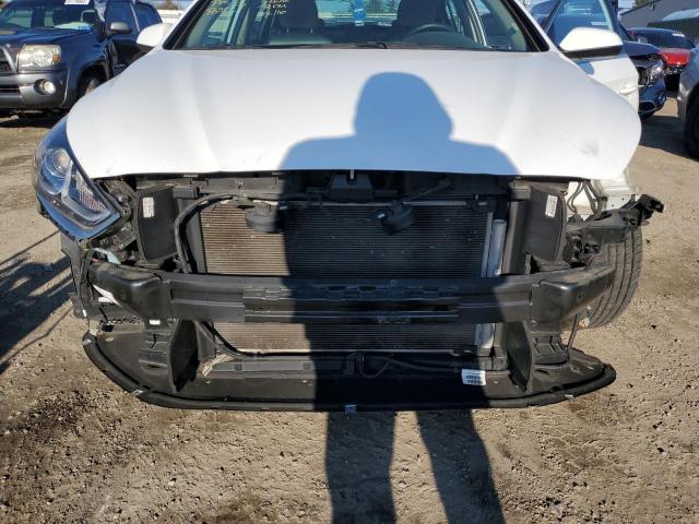 5NPE24AF5JH709926 - 2018 HYUNDAI SONATA SE WHITE photo 11