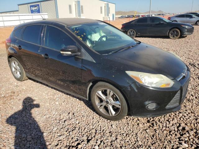 1FADP3K23EL239681 - 2014 FORD FOCUS SE BLACK photo 4