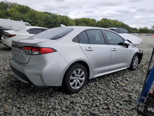 5YFEPRAE4LP105733 - 2020 TOYOTA COROLLA LE SILVER photo 3