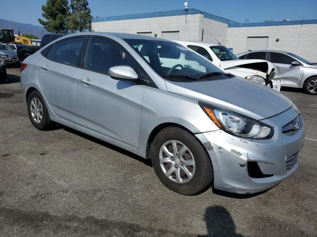 KMHCT4AE8DU480191 - 2013 HYUNDAI ACCENT GLS SILVER photo 4