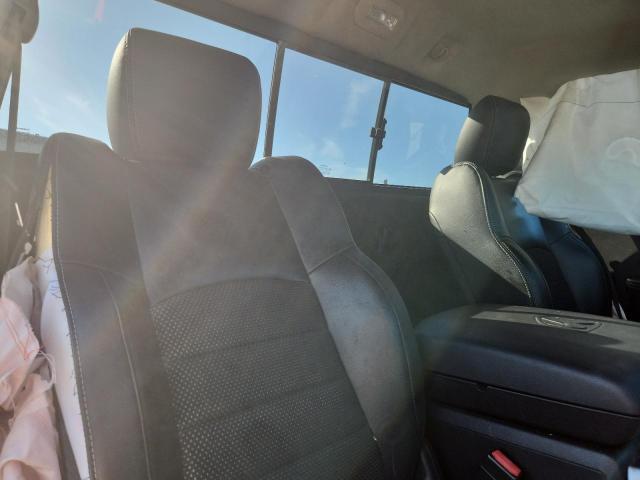 3C6JR7CT6JG152300 - 2018 RAM 1500 SPORT MAROON photo 10