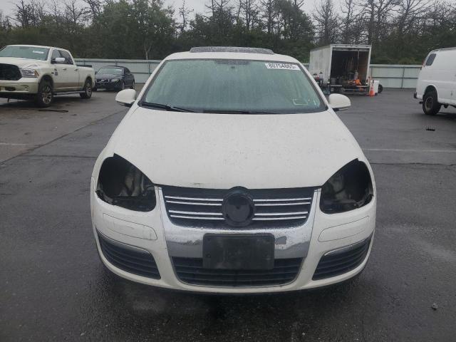 3VWRZ7AJ4AM139220 - 2010 VOLKSWAGEN JETTA SE WHITE photo 5
