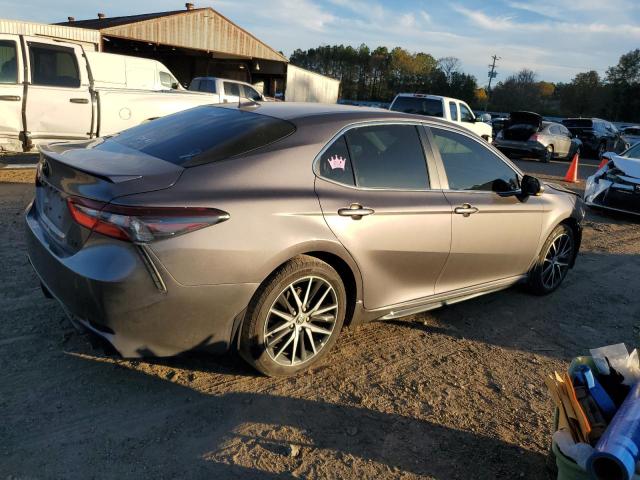 4T1G11AK7NU633561 - 2022 TOYOTA CAMRY SE GRAY photo 3