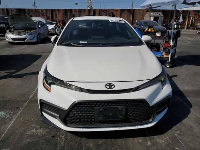 5YFS4RCE2LP023590 - 2020 TOYOTA COROLLA SE 白色 照片 5