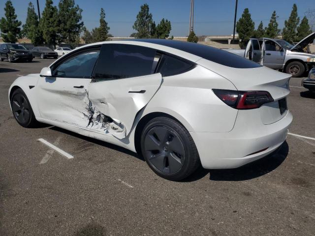 5YJ3E1EB0NF136832 - 2022 TESLA MODEL 3 WHITE photo 2