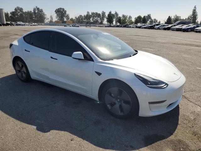 5YJ3E1EB0NF136832 - 2022 TESLA MODEL 3 WHITE photo 4
