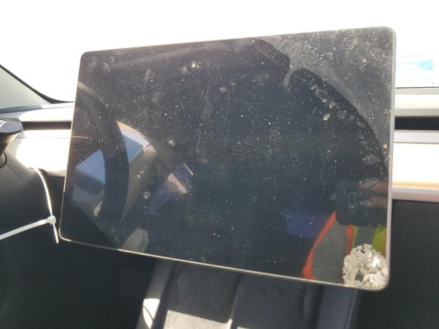 5YJ3E1EB0NF136832 - 2022 TESLA MODEL 3 WHITE photo 9