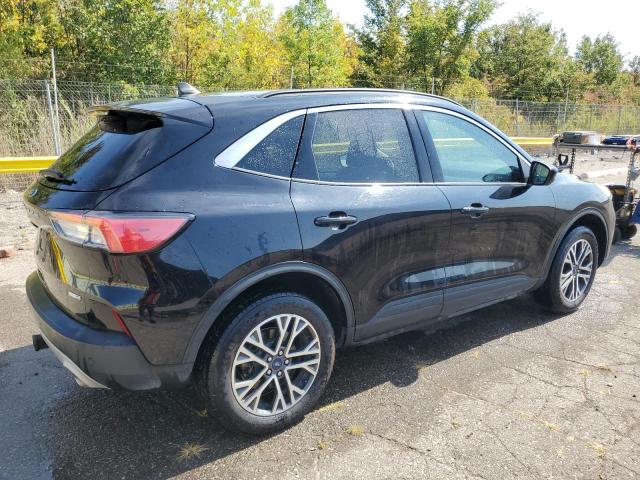 1FMCU9H91LUC21432 - 2020 FORD ESCAPE SEL BLACK photo 3