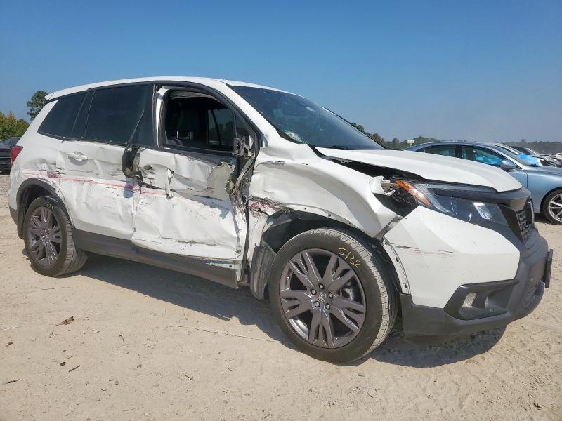 5FNYF7H55MB004689 - 2021 HONDA PASSPORT EXL WHITE photo 4