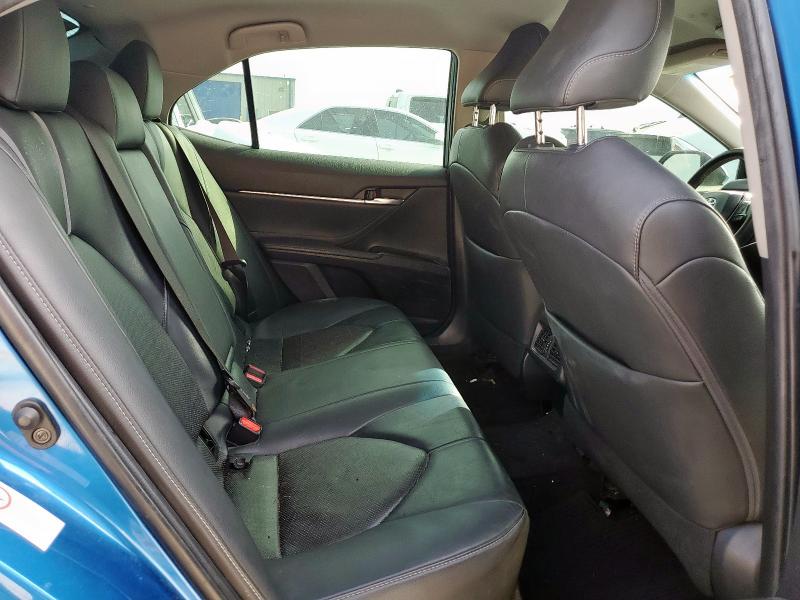 4T1B61HK2JU055977 - 2018 TOYOTA CAMRY XSE Синий фото 10