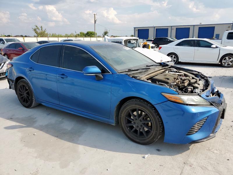 4T1B61HK2JU055977 - 2018 TOYOTA CAMRY XSE Синий фото 4