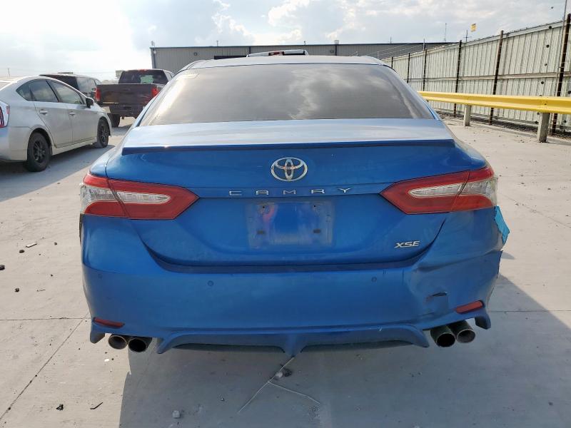 4T1B61HK2JU055977 - 2018 TOYOTA CAMRY XSE Синий фото 6