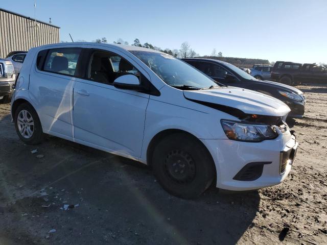 1G1JG6SG9H4174661 - 2017 CHEVROLET SONIC WHITE photo 4