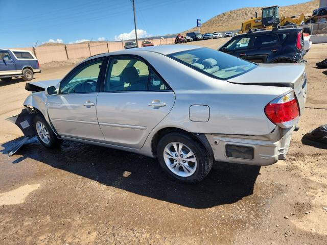 4T1BF30K45U105243 - 2005 TOYOTA CAMRY LE SILVER photo 2
