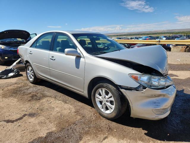 4T1BF30K45U105243 - 2005 TOYOTA CAMRY LE SILVER photo 4