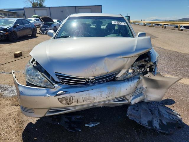 4T1BF30K45U105243 - 2005 TOYOTA CAMRY LE SILVER photo 5