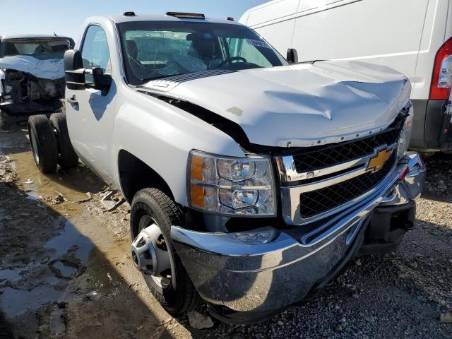 1GB3CZCG9EF142101 - 2014 CHEVROLET SILVERADO C3500 WHITE photo 4